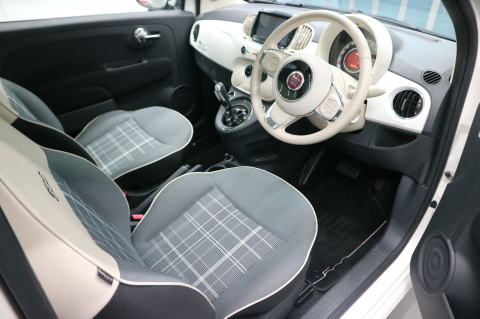 フィアット 500　ルームクリーニング